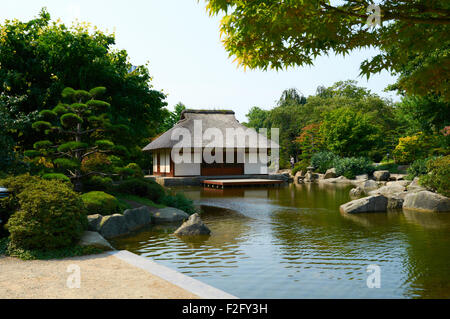 HAMBURG, Deutschland - 14. August 2015: Schöne Aussicht des japanischen Gartens in Planten un Blomen Park. Planten un Blomen ist ein urban p Stockfoto