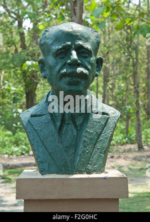 Das Bild von Jim Corbett Statue wurde erschossen in Corbett National park - Indien Stockfoto