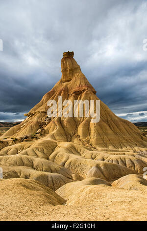 "Cabezo de Castildetierra" Felsformation in Bardenas Reales Nationalpark, Navarra, Spanien Stockfoto