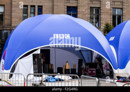 Dundee, Tayside, Scotland, UK, 18. September 2015. Dundee bereitet für die BBC "Make It Digital" Wochenende Vitrine. Die Tour findet bei Dundee City Square am Samstag 19. und Sonntag 20. September und ist von 1000-1700 am Samstag bis 1100 – 1700 am Sonntag geöffnet. BBC Weather die Variablen in der Jet-Stream gefunden verwendet, um Besucher zu den Grundlagen der Programmierung einführen. Doctor Who bietet die Möglichkeit, sich mit Codierung durch Programmierung des Doktors Erzfeind, der Daleks auseinanderzusetzen. © Dundee Photographics / Alamy Live News. Stockfoto