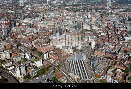 Blick auf die Skyline von Manchester, UK von Piccadilly Station in Richtung Stadtzentrum, UK Stockfoto