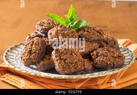 Kein Backen Schoko-Cookies mit Quinoa-crispies Stockfoto