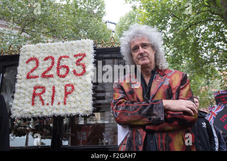 Brian führt May, Lead-Gitarrist bei der Rockband Queen, eine Demonstration gegen den Dachs cull.2263, Dachse gekeult wurden Stockfoto