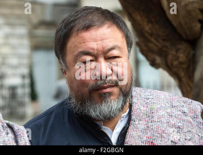 Künstler Ai Wei Wei außerhalb der Royal Academy, Piccadilly, London Stockfoto