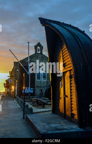 Sonnenaufgang am Rock-a-Nore. Altstadt. Hastings. East Sussex. England. UK Stockfoto