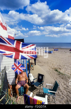 Patriotische Strandhütten an Stelle der Kapelle. Kapelle St. Leonards. In der Nähe von Skegness. Lincolnshire. England. UK Stockfoto