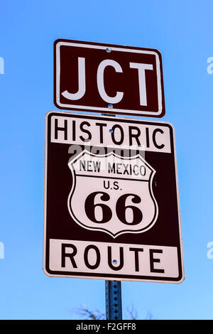 Die historische Route 66 U.S. Wegweiser in Tucumcari, New Mexico Stockfoto