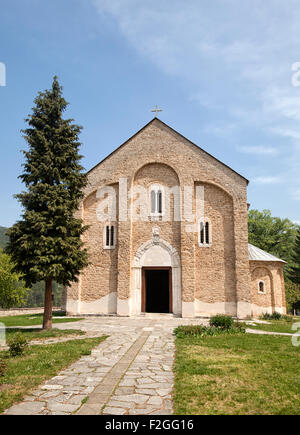 Jungfrau Maria Kirche von Studenica Kloster in Serbien an einem sonnigen Tag Stockfoto