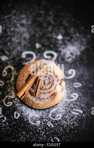 Kanelbullar der schwedischen Zimt Rollen Stockfoto