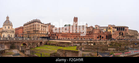 Ansicht der Kaiserforen, Trajans Markt in Rom, Italien Stockfoto