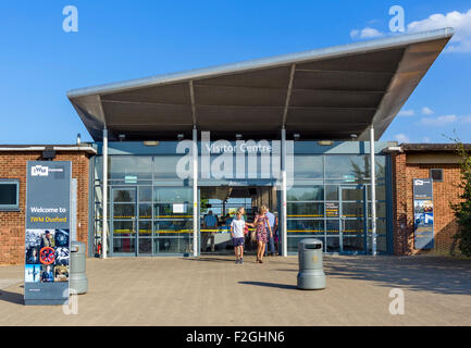 Eingang zum Besucherzentrum an der Imperial War Museum, Duxford, Cambridgeshire, England, UK Stockfoto