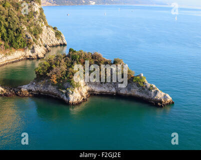 Blick auf die Küste unter Schloss von Duino Stockfoto