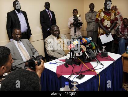 Khartoum, Sudan. 18. Sep, 2015. Süd-Sudan Rebellenführer Riek Machar besucht eine Pressekonferenz in Khartoum, Sudan, am 18. September 2015. Süd-Sudan Rebellenführer Riek Machar am Freitag beschuldigt die Regierungsarmee der systematischen Verletzung der Waffenruhe durch Angriffe auf die Stellungen der Rebellen, insbesondere in den ölreichen oberen Nil Zustand. Bildnachweis: Hohammed Babiker/Xinhua/Alamy Live-Nachrichten Stockfoto