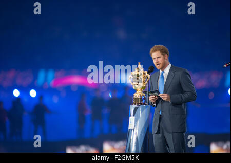 Twickenham Stadium, London, UK. 18. September 2015. Prinz Harry, Honorary President von England Rugby 2015 wird das Turnier offiziell eröffnet. Bildnachweis: Malcolm Park Leitartikel/Alamy Live-Nachrichten Stockfoto