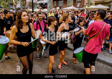 Eine Fiesta in der Rambla del Poblenou, Barcelona Stockfoto