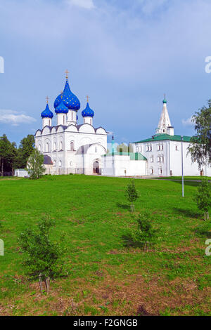 Kathedrale der Geburt der Gottesgebärerin (1222), UNESCO-Weltkulturerbe, Susdal Kreml, Russland Stockfoto