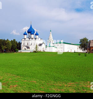 Kathedrale der Geburt der Gottesgebärerin (1222), UNESCO-Weltkulturerbe, Susdal Kreml, Russland Stockfoto