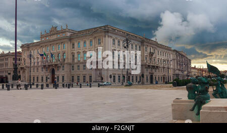 Triest, Italien - SEPTEMBER, 22: Ansicht von Triest Denkmal und Gebäude am 22. September 2014 Stockfoto