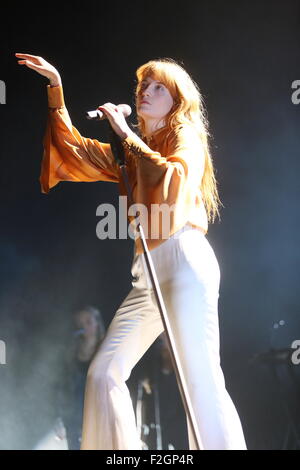 Manchester, UK. 18. September 2015. Florenz und die Maschine durchführen, um einen Ausverkauf Publikum in Manchester Arena live. Bildnachweis: Simon Newbury/Alamy Live-Nachrichten Stockfoto