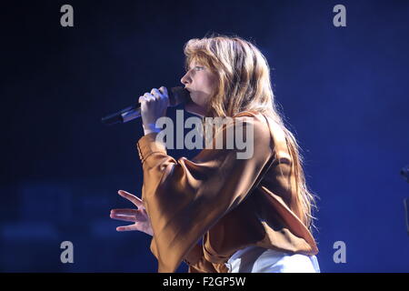 Manchester, UK. 18. September 2015. Florenz und die Maschine durchführen, um einen Ausverkauf Publikum in Manchester Arena live. Bildnachweis: Simon Newbury/Alamy Live-Nachrichten Stockfoto