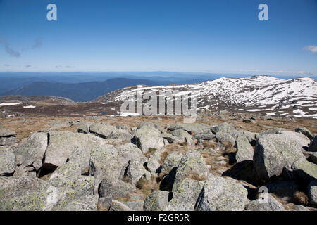 Aussicht vom Gipfel des Mount Kosciuszko National Park über die umliegenden Gebirge reicht New South Wales Australien Stockfoto