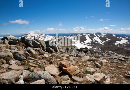 Aussicht vom Gipfel des Mount Kosciuszko National Park über die umliegenden Gebirge reicht New South Wales Australien Stockfoto