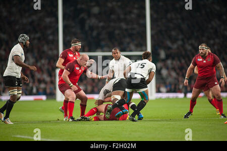 Twickenham Stadium, London, UK. 18. September 2015. England V Fidschi in der ersten Pool ein Abend-Match der Rugby World Cup 2015. Bildnachweis: Malcolm Park Leitartikel/Alamy Live-Nachrichten Stockfoto