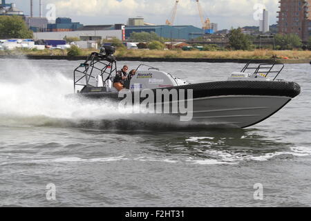 Norsafe Magnum Projekt Fast Rescue Boat während DSEI im Excel London im September 2015 demonstriert. Stockfoto