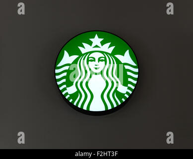 Bangkok, Thailand - 5. September: Starbucks-Logo vor der Cafeteria am 5. September 2015 Starbucks Marke ist beliebt Stockfoto