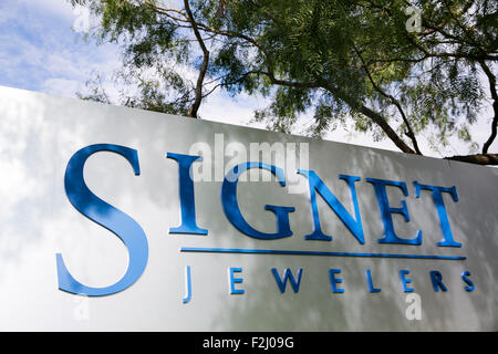 Ein Logo Zeichen außerhalb einer Einrichtung von Signet Jewelers Limited in Irving, Texas am 13. September 2015 besetzt. Stockfoto