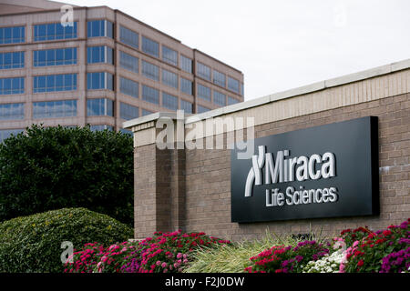 Ein Logo Zeichen außerhalb der Hauptsitz von Miraca Life Sciences in Irving, Texas am 13. September 2015. Stockfoto