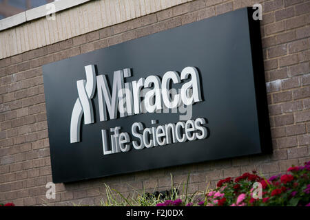 Ein Logo Zeichen außerhalb der Hauptsitz von Miraca Life Sciences in Irving, Texas am 13. September 2015. Stockfoto