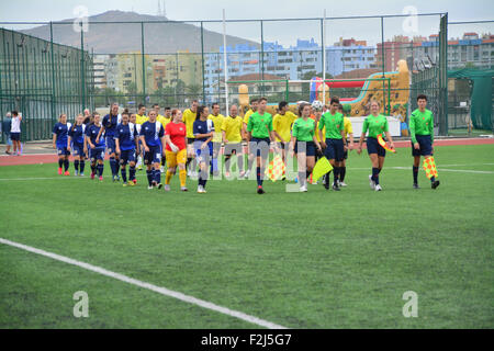 Gibraltar. 20. September 2015. Am Samstag, 19. September 2015 im Rahmen des UEFA-Grassroots Tages organisiert durch die Gibraltar-FA konfrontiert die Frauen Nationalmannschaft eine Auswahl aus der Special Olympics. Die Frauen unter der Leitung von einem neuen Abteilungsleiter und Trainer kamen 2-1 Gewinner. Bildnachweis: Stephen Ignacio/Alamy Live-Nachrichten Stockfoto