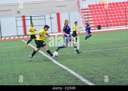 Gibraltar. 20. September 2015. Am Samstag, 19. September 2015 im Rahmen des UEFA-Grassroots Tages organisiert durch die Gibraltar-FA konfrontiert die Frauen Nationalmannschaft eine Auswahl aus der Special Olympics. Die Frauen unter der Leitung von einem neuen Abteilungsleiter und Trainer kamen 2-1 Gewinner. Bildnachweis: Stephen Ignacio/Alamy Live-Nachrichten Stockfoto