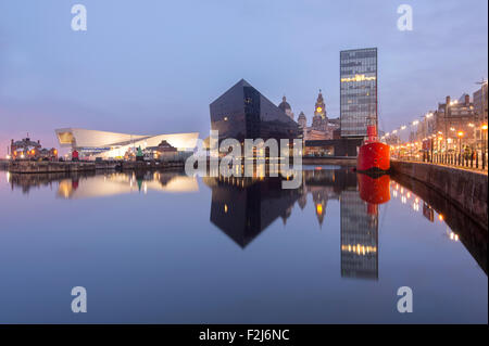 Das Museum of Liverpool und Mann Island, der Mersey Bar Feuerschiff & Waterfront Gebäude, Canning Dock, Liverpool, Merseyside Stockfoto