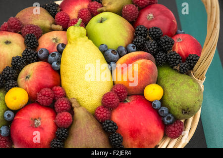 Anzeige der bunten Obst auf einer Gartenschau, Harrogate, England UK Stockfoto