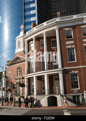 Die Kirche der Madonna des Heiligen Rosenkranzes, der Schrein von Saint Elizabeth Ann Seton und das Haus von James Watson, NYC Stockfoto