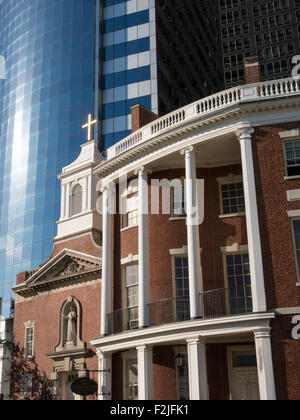 Die Kirche der Madonna des Heiligen Rosenkranzes, der Schrein von Saint Elizabeth Ann Seton und das Haus von James Watson, NYC Stockfoto