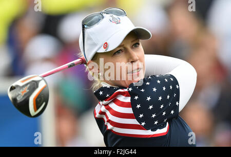 St. Leon-Rot, Deutschland. 20. Sep, 2015. US-Golfer Morgan Pressel in Aktion während der Solheim Cup in St. Leon-Rot, Deutschland, 20. September 2015. Zwei Teams, bestehend aus den besten zwölf weibliche Golfprofis aus Europa und den Vereinigten Staaten, beziehungsweise die Biennale Golf Teamturnier teilnehmen, mit den Wettkampfstätten wechseln zwischen Europa und den USA. Deutschland ist der Solheim Cup zum ersten Mal Gastgeber. Foto: UWE ANSPACH/Dpa/Alamy Live News Stockfoto