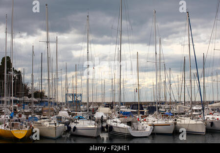 Viele Boote, in Grignano pier Stockfoto