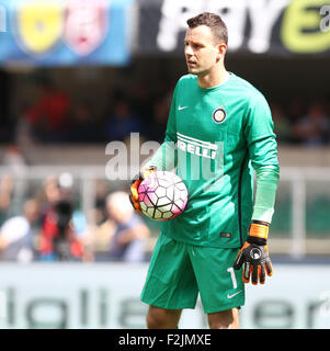 Verona, Italien. 20. September 2015. Inter Mailand Torwart Samir Handanovic reagiert während der italienischen Serie A-Fußballspiel zwischen AC Chievo Verona V FC Inter Mailand Bentegodi Stadium am 20. September 2015. Bildnachweis: Andrea Spinelli/Alamy Live-Nachrichten Stockfoto