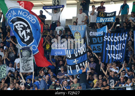 Verona, Italien. 20. September 2015. Inter Milan-Fans während der italienischen Serie A Fußball Spiel zwischen AC Chievo Verona V FC Inter Mailand im Stadion Bentegodi am 20. September 2015. Bildnachweis: Andrea Spinelli/Alamy Live-Nachrichten Stockfoto