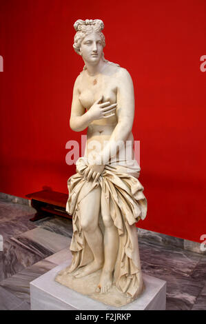 Statue der Aphrodite, die Göttin der Liebe in das Nationale Archäologische Museum, Athen, Griechenland. Stockfoto