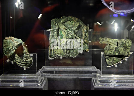 Der Mechanismus von Antikythera, weltweit älteste "Computer" im nationalen archäologischen Museum in Athen, Griechenland. Stockfoto