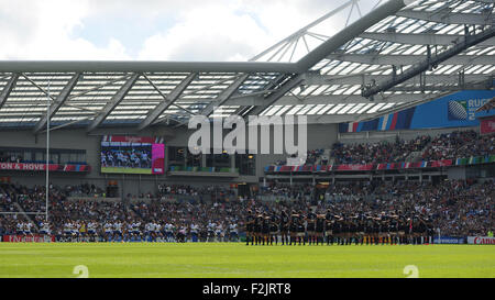 Brighton, UK. 20. September 2015. Samoa durchführen Siva Tau vor Spiel 6 der Rugby World Cup 2015 zwischen Samoa und USA, Brighton Community Stadium, Brighton, England (Foto von Rob Munro/CSM) Stockfoto