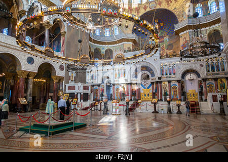 Reich verzierte Innenraum des Naval Kathedrale des Heiligen Nikolaus in Kronstadt Stockfoto