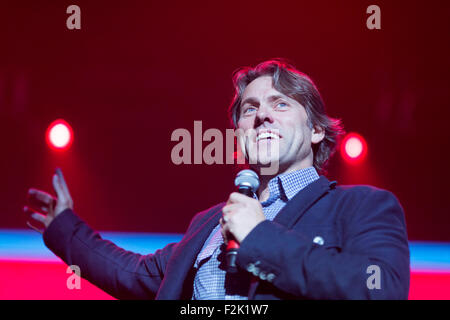 19.09.15 mit lieben Grüßen von Liverpool Konzert. John Bishop Stockfoto