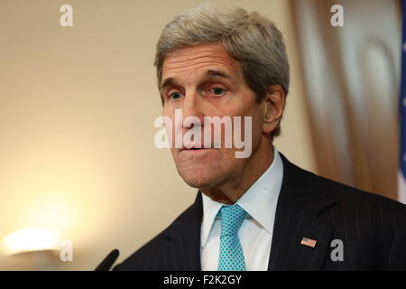 Berlin, Deutschland. 20. Sep, 2015. US-Außenminister John Kerry auf der Pressekonferenz in Berlin. US-Außenminister John Kerry ist in der Pension "Villa Borsig" Auswärtige Amt am Tegeler See. Der Außenminister wird die Situation in Syrien und über den Umgang mit der Flüchtlingskrise diskutieren. Bildnachweis: Simone Kuhlmey/Pacific Press/Alamy Live-Nachrichten Stockfoto