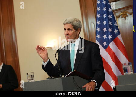 Berlin, Deutschland. 20. Sep, 2015. US-Außenminister John Kerry auf der Pressekonferenz in Berlin. US-Außenminister John Kerry ist in der Pension "Villa Borsig" Auswärtige Amt am Tegeler See. Der Außenminister wird die Situation in Syrien und über den Umgang mit der Flüchtlingskrise diskutieren. Bildnachweis: Simone Kuhlmey/Pacific Press/Alamy Live-Nachrichten Stockfoto