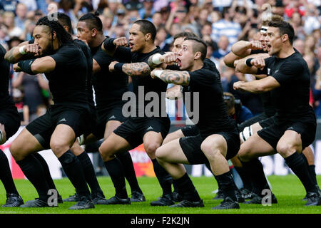 London, UK. 20. Sep, 2015. Rugby World Cup. Neuseeland gegen Argentinien. New Zealand führen die Haka-Credit: Action Plus Sport/Alamy Live News Stockfoto